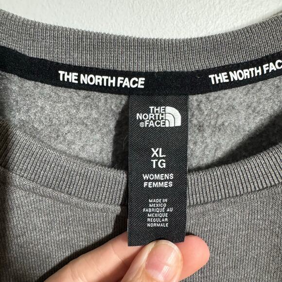 The North Face Top Women XL Gray Graphic Collection Sweatshirt Short Sleeve Gym - Picture 7 of 7